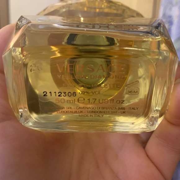 Versace Yellow Diamond Perfume - Picture 3 of 9